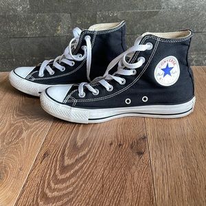 Converse black high top Chuck Taylor